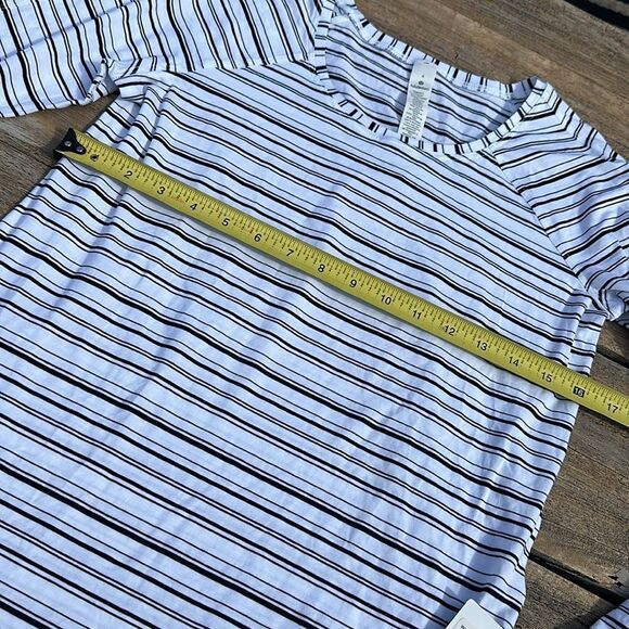 Lululemon Emerald Long Sleeve‎ Cut Back Stripe White Black size 4 NWT - Picture 5 of 7